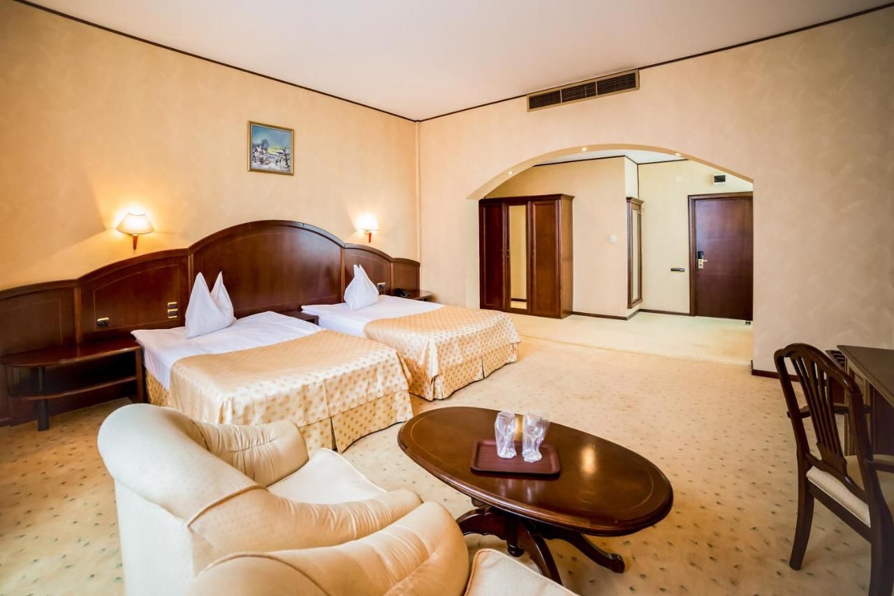 Отель Hotel Imperial Inn Тыргу-Муреш