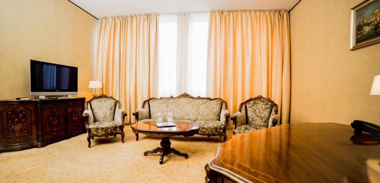 Отель Hotel Imperial Inn Тыргу-Муреш-21