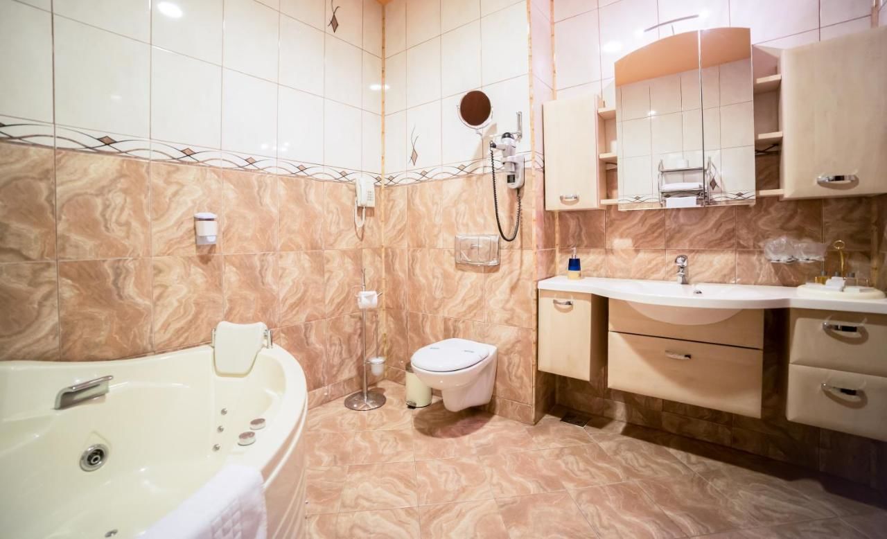 Отель Hotel Imperial Inn Тыргу-Муреш