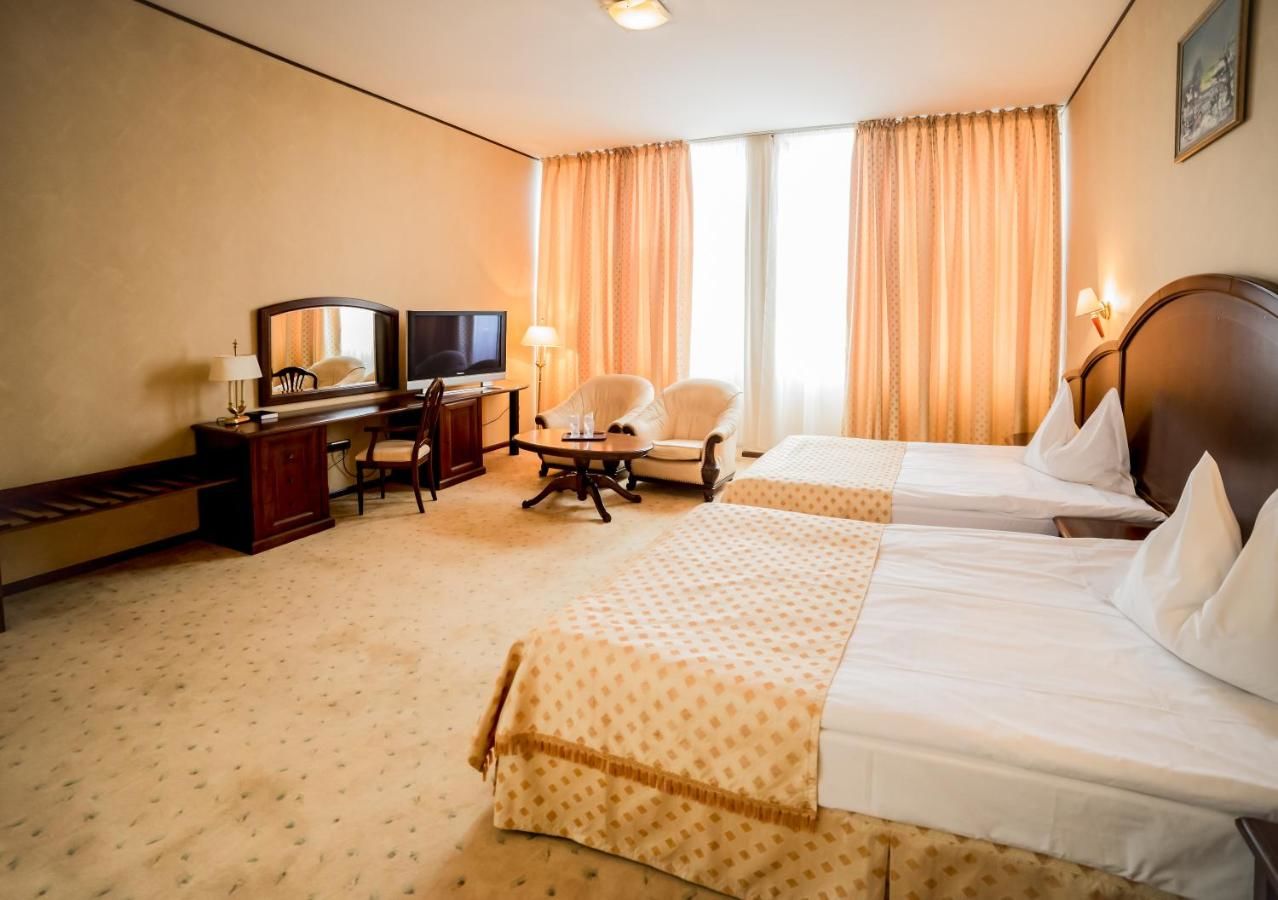 Отель Hotel Imperial Inn Тыргу-Муреш-5