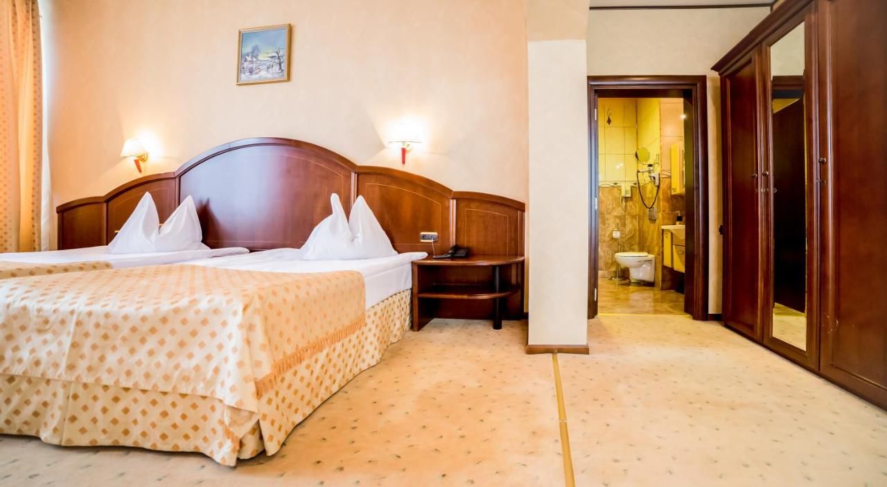 Отель Hotel Imperial Inn Тыргу-Муреш